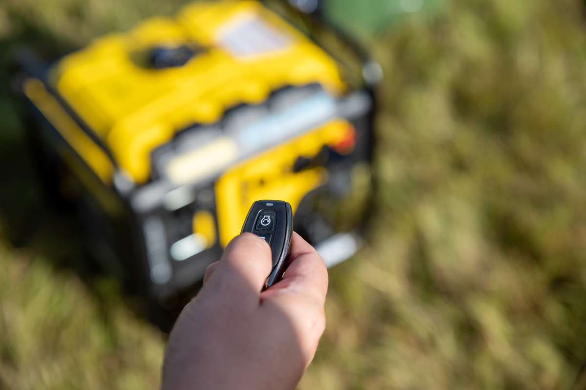 Cyfrowy hybrydowy generator Champion 3600 W